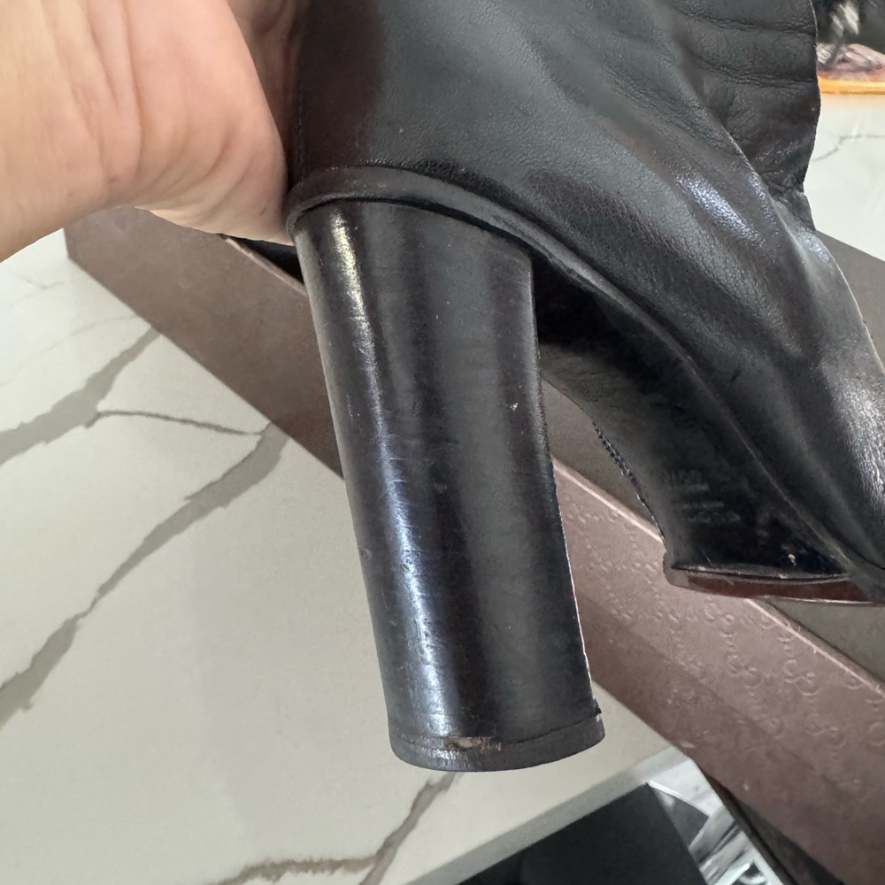 Gucci Black Leather Heeled Boots with Gold Accent - Picture 4 of 7